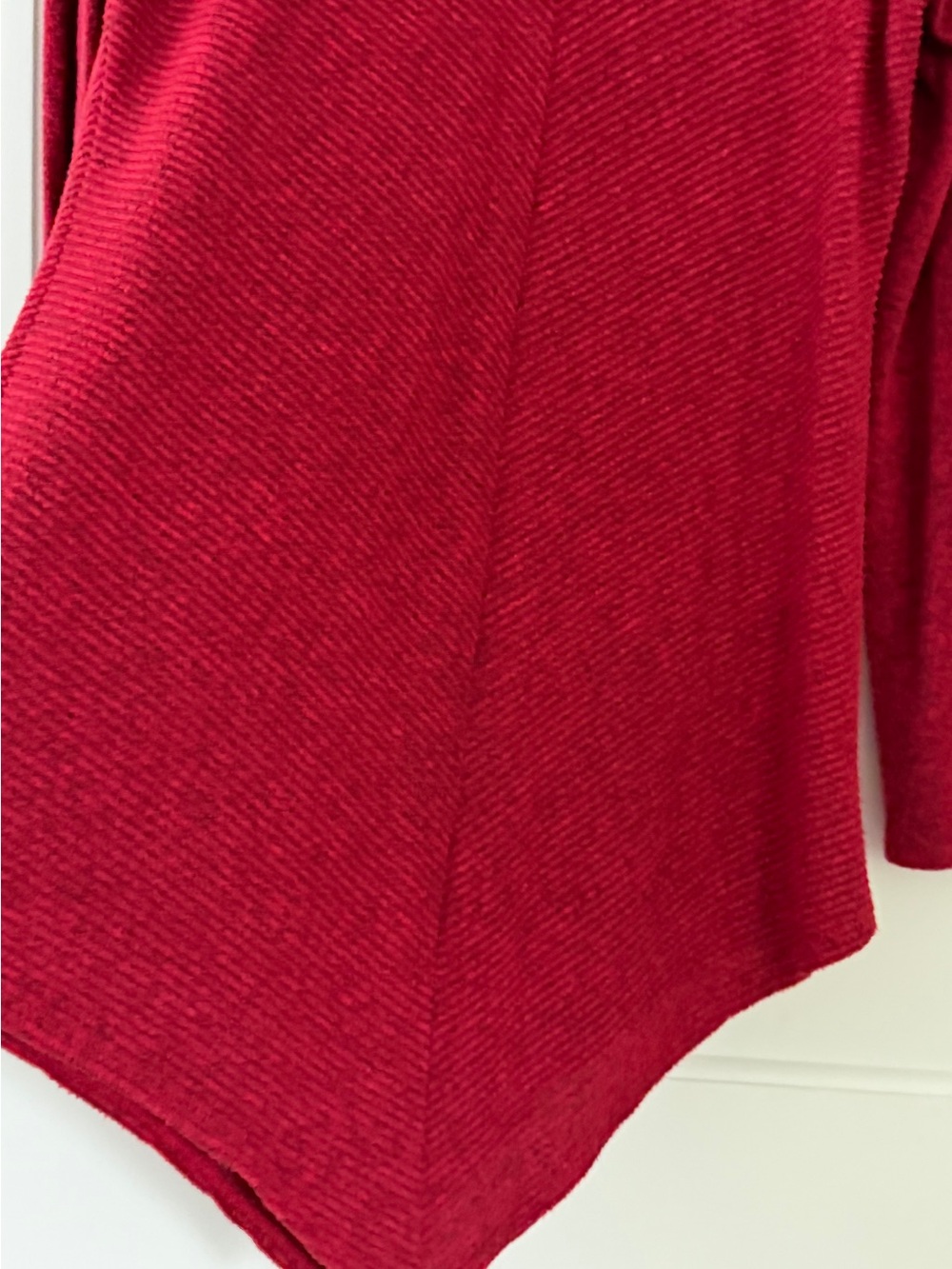 IZ Byer Red Marled Cowl Neck Pointed Hem Tunic Sweater Women’s Medium - Picture 4 of 6